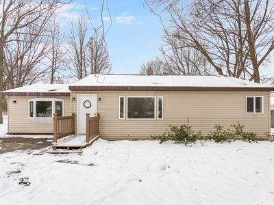 2250 S Glendale Rd, Benton Harbor, MI, 49022