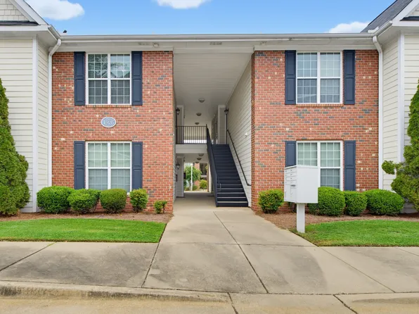 1926 Harcourt Cir APT 201, Fayetteville, NC 28304