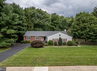 945 Crest Rd, Lansdale, PA 19446