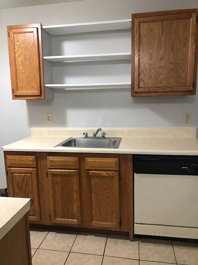 725 Chestnut Street — Photo 2