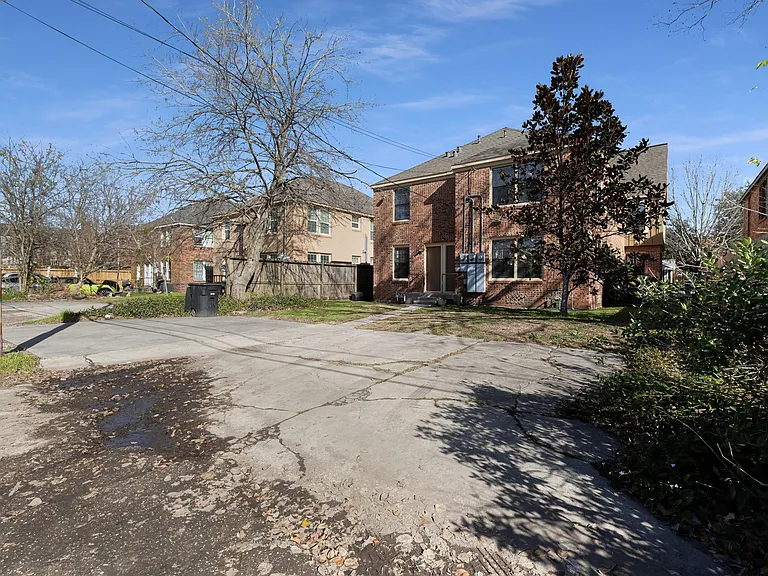 2306 Blodgett St #1 — Photo 11