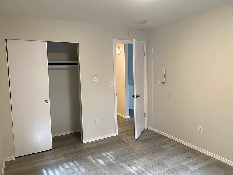2536 42nd Ave SE #10 — Photo 8