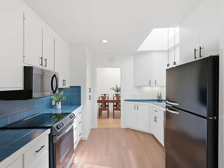 1537 Dana Ave — Photo 5