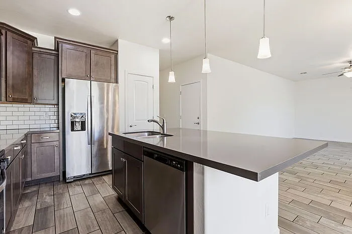 692 N Blackbird Dr — Photo 8