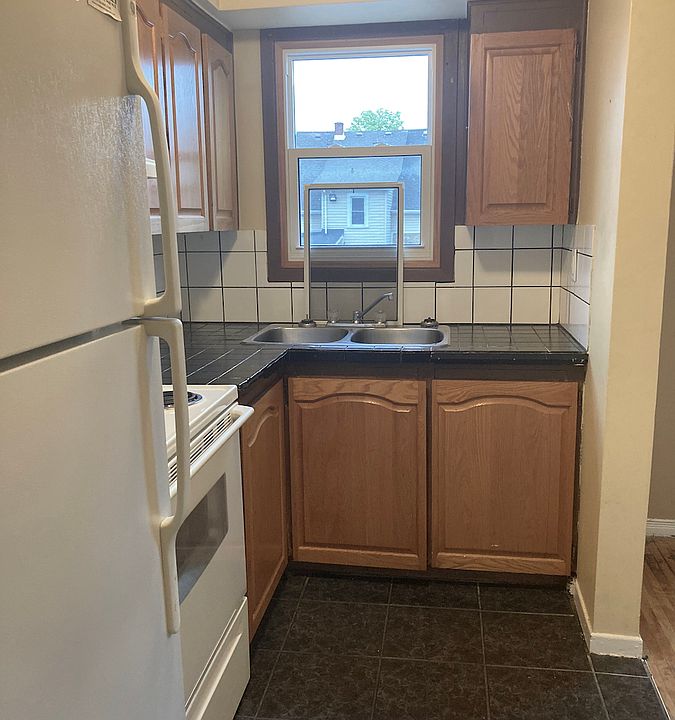 1st image of 947 Ottawa St #5
