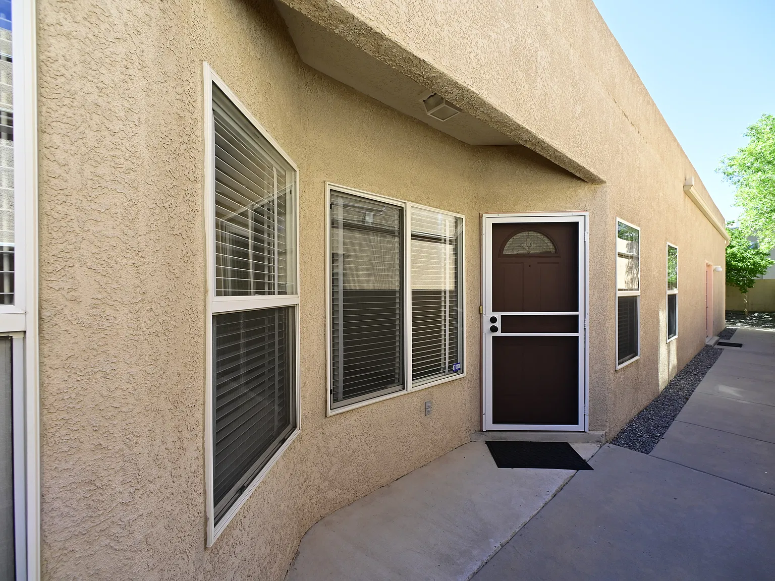 2 bed, 1159 sqft, $1,750 — Photo 2
