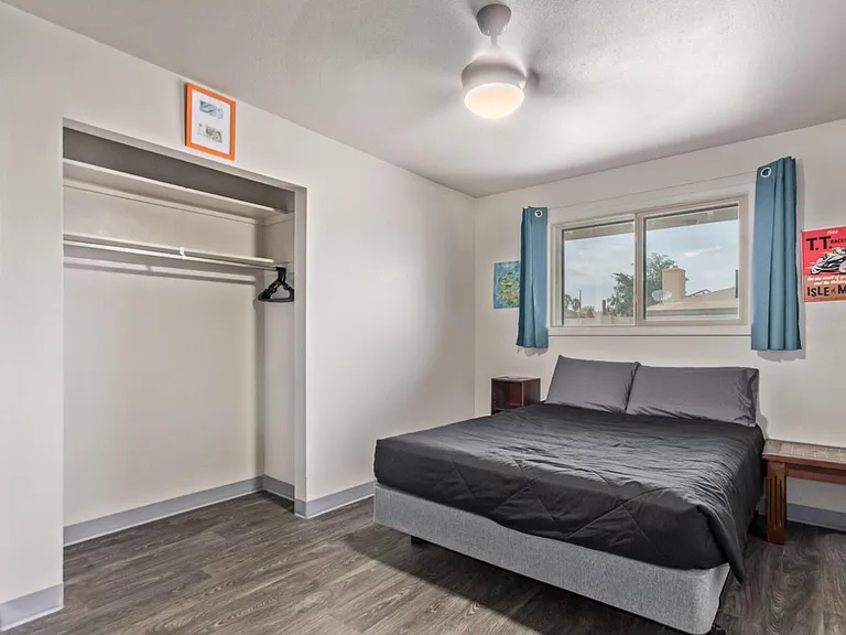 1922 E Laguna Dr — Photo 24