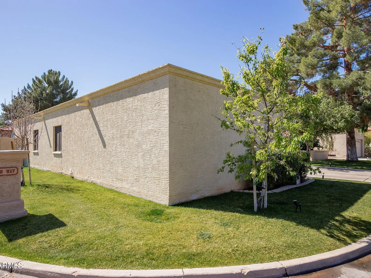 3 bed, 1696 sqft, $3,500 — Photo 3