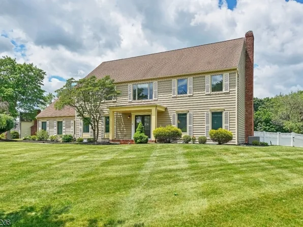 29 Arrowhead Dr, Branchburg Twp., NJ 08853