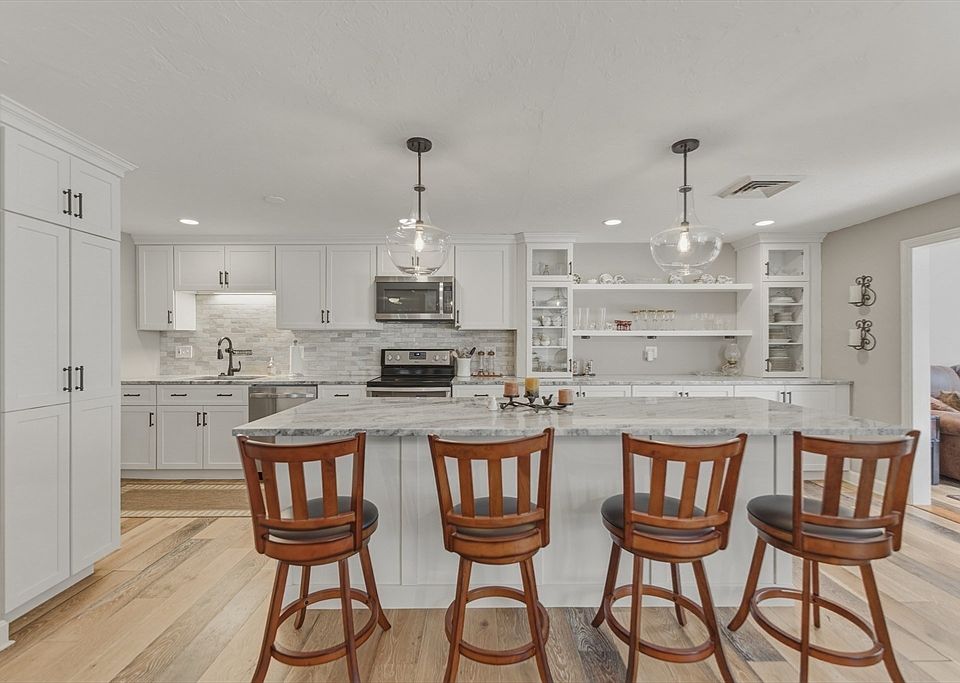 1st image of 402 Ridgefield Cir #D