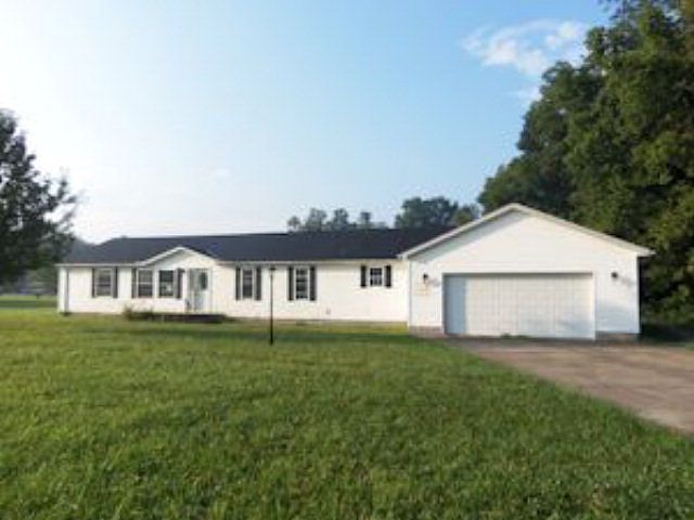 1st image of 34 Fairground Dr