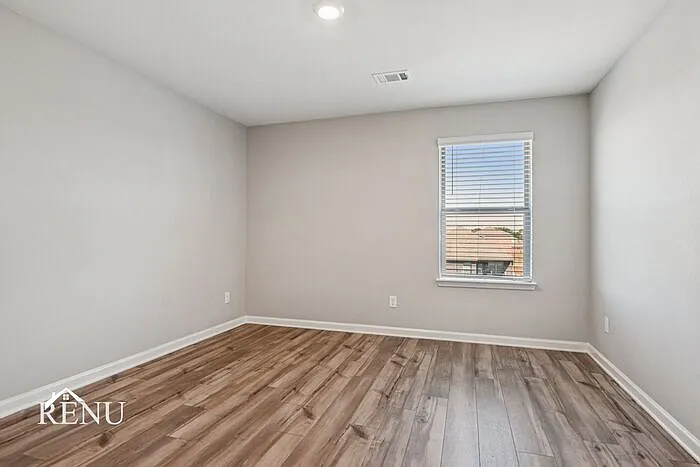1040 Wheatfield Ln — Photo 17