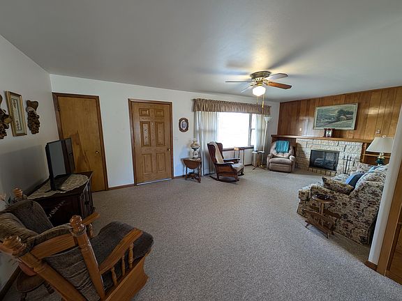 2nd image of 250 3rd Ave