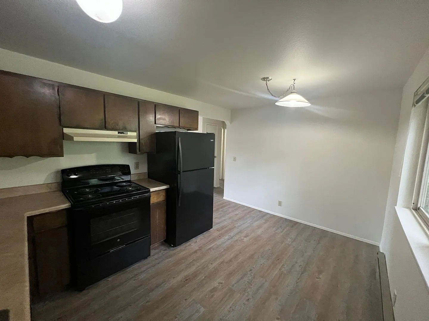 2 Bedroom 1 Bathroom in Bellingham near WWU — Photo 3