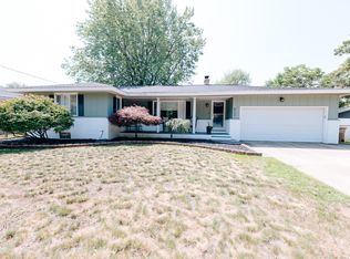 813 Winslow Ct, Norton Shores, MI