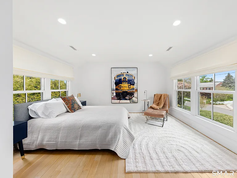 15 Roosevelt Rd — Photo 26