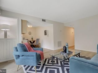 7759 New Providence Dr APT 42, Falls Church, VA 22042