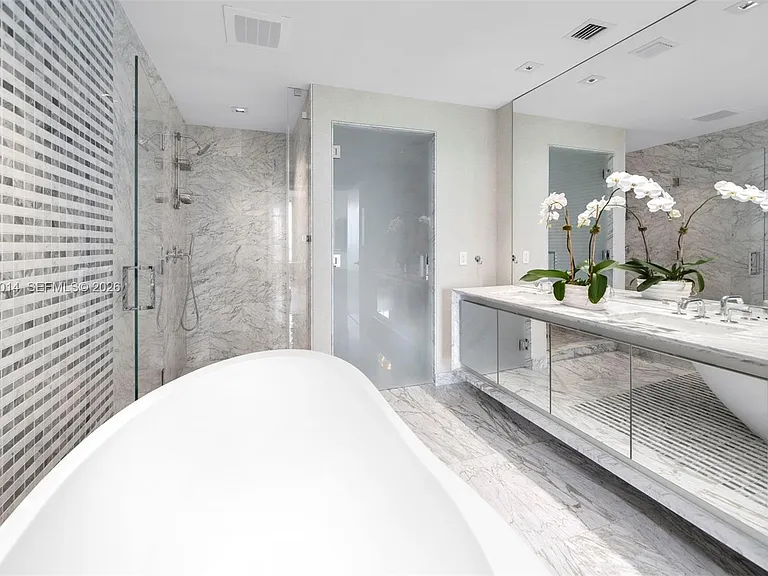 788 NE 23rd St #1002 — Photo 34