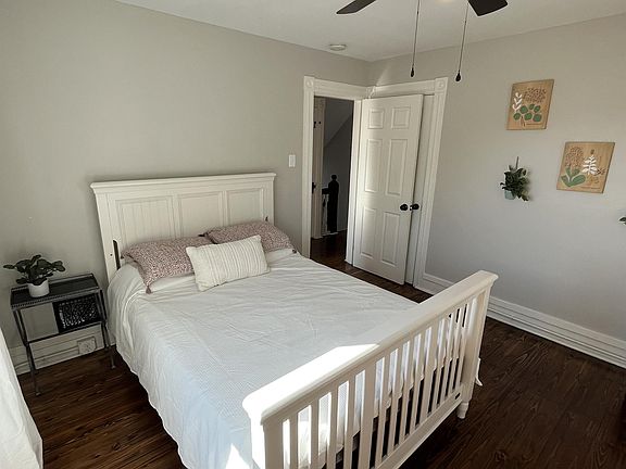 2nd image of 112 N Maple Ave #2