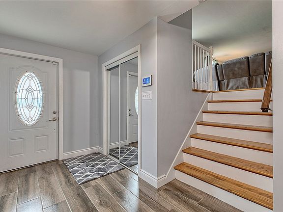 4th image of 90 McLaughlin Dr