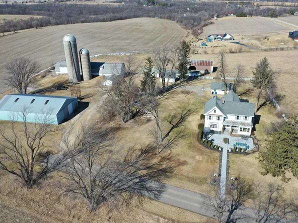 2749 Town Hall Rd, Mount Horeb, WI 53572