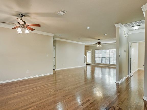 3rd image of 3136 Hamilton Court Dr