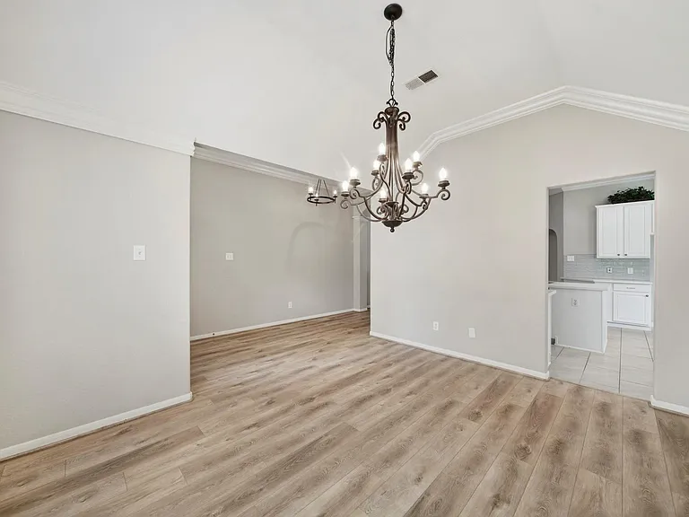 3907 Plum Hill Ln — Photo 6