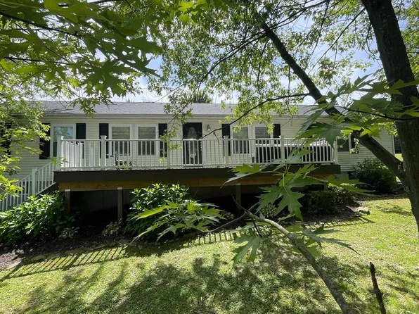 1290 Running Deer Dr, Auburn, PA 17922