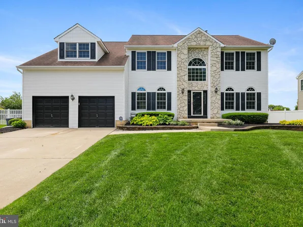 19 Pear Tree Pl, Sewell, NJ 08080