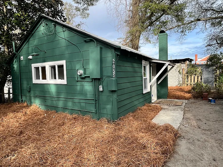 2055 Monroe St — Photo 2