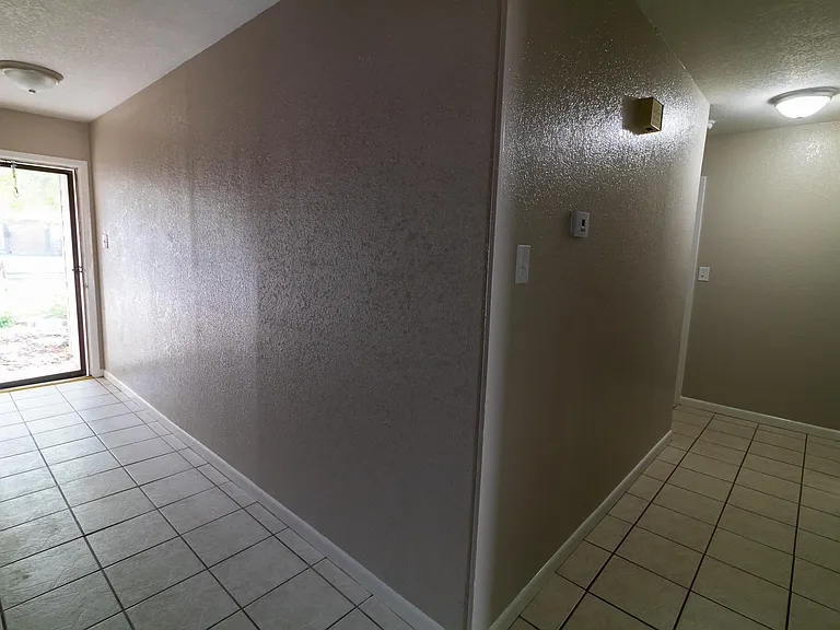 2245 Brighton Dr — Photo 12