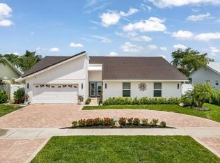 335 Sandalwood Ln, Boca Raton, FL 33487