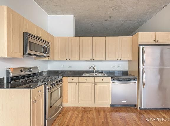 2nd image of 1620 S Michigan Ave Unit 910