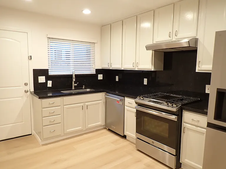 5071 Sisson Dr — Photo 7