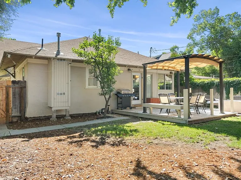 305 Poplar Ave — Photo 26