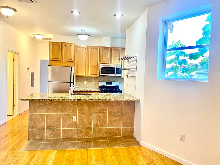 454 Central Ave #2-R — Photo 34
