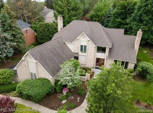 6358 Cherry Tree Ct, Rochester Hills, MI 48306