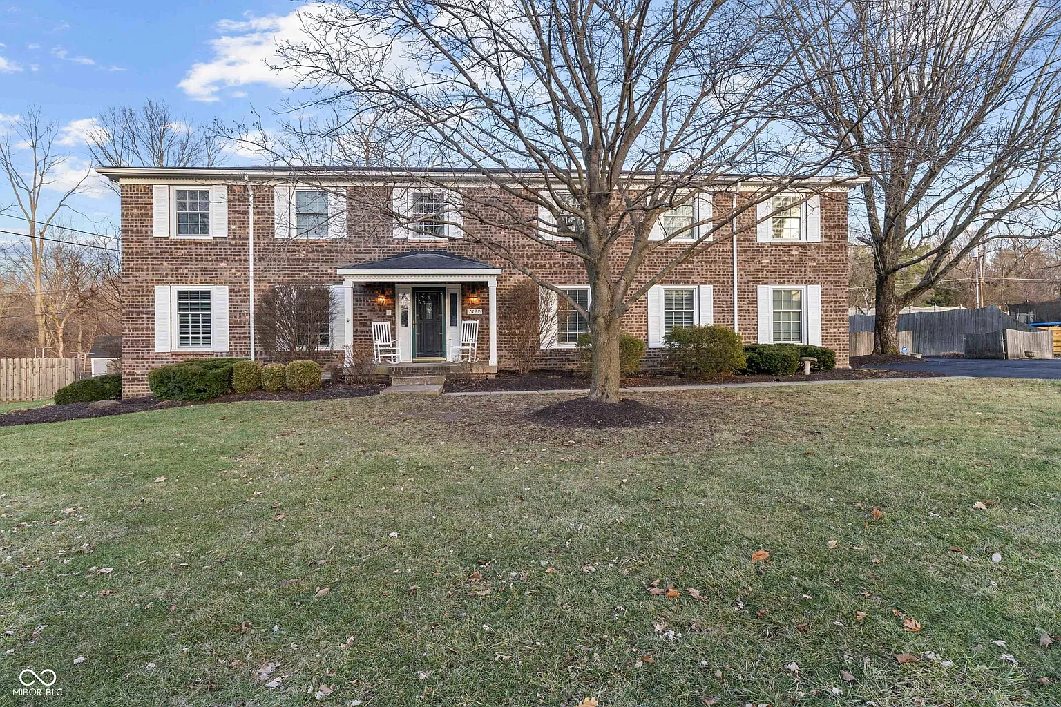 7429 Glenview Dr E photo 1
