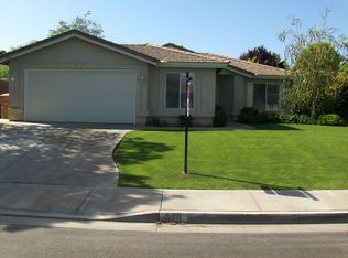 5711 Seasons Valley Ct, Bakersfield, CA 93313