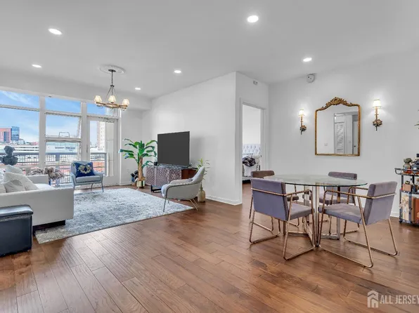 20 Livingston Ave Unit 703, New Brunswick, NJ 08901