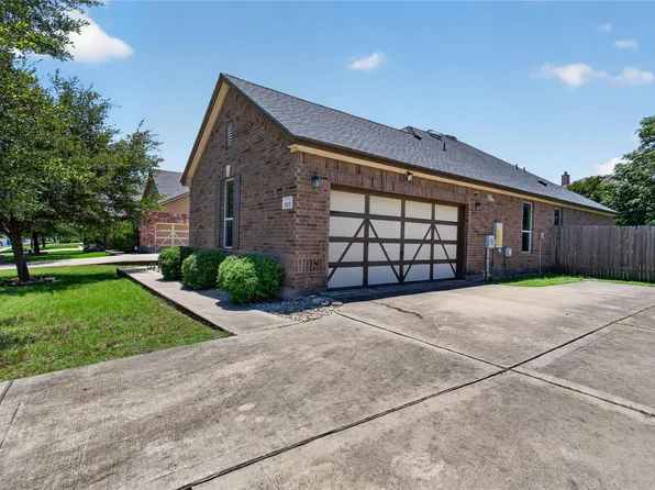 1005 Lonesome Lilly Way, Pflugerville, TX 78660