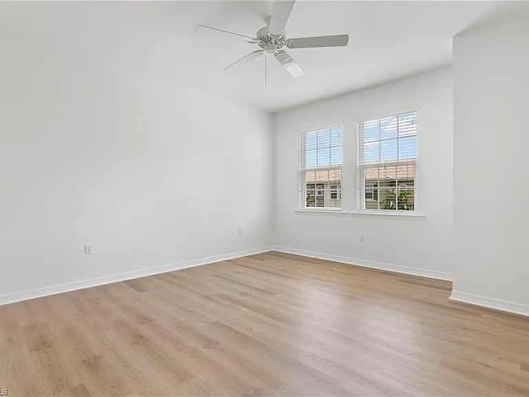 10818 Alvara Way — Photo 19
