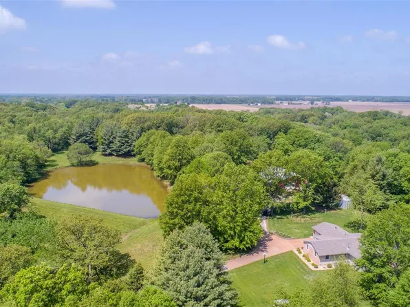 8603 Frankford Rd, Bethalto, IL 62010