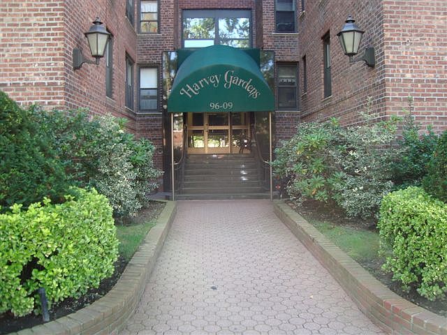 96 09 67th Ave APT 1H Rego Park NY 11374 Zillow