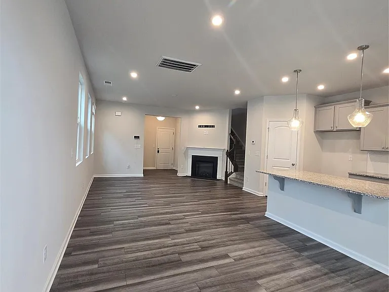 7223 Encino Pl — Photo 3