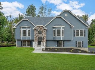 49 Swan Hollow Rd, New Windsor, NY 12553