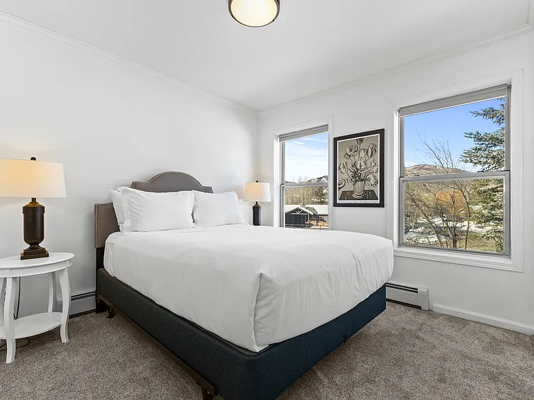 Bedroom 1 | Queensize Bed | Big Windows and Overlooking View