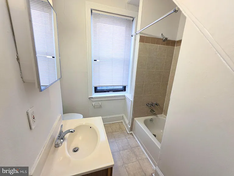 3913 Baltimore Ave — Photo 8