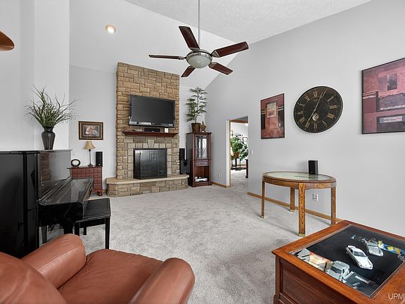 5th image of 1800 Middle Pointe Ln