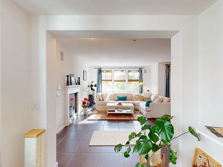 2811 Quarryhill Ave — Photo 5